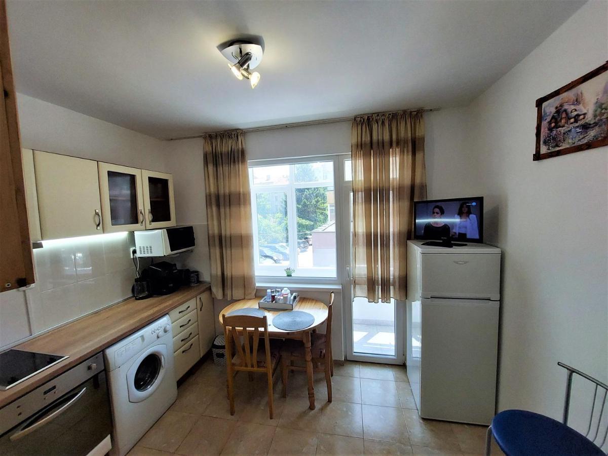 3 Rooms Apartment, Top Center, 1St Floor, Aubg, Free Parking, Pc I5 Ssd, 3 Led Tvs 200 Channels, Wifi, Terrace, Easy-Late Check-In, Stay Before Greece Благоэвгард Экстерьер фото
