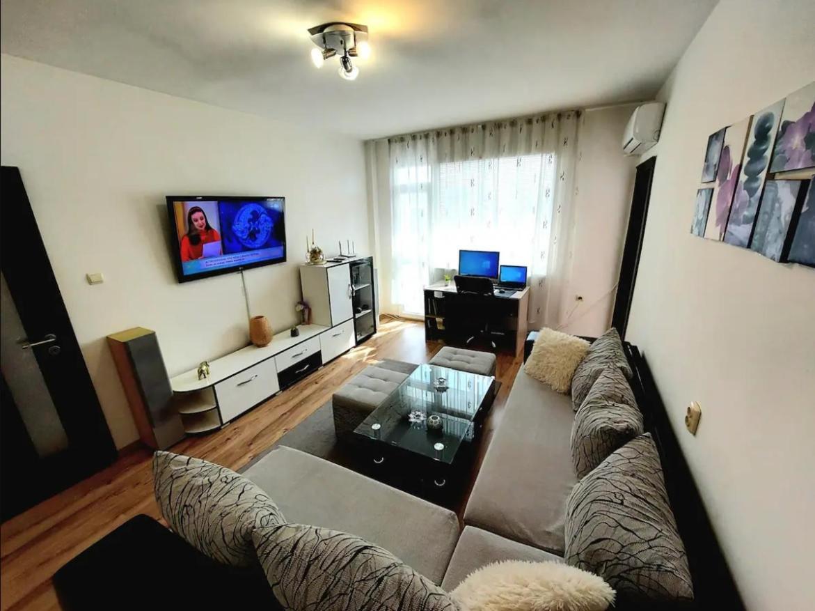 3 Rooms Apartment, Top Center, 1St Floor, Aubg, Free Parking, Pc I5 Ssd, 3 Led Tvs 200 Channels, Wifi, Terrace, Easy-Late Check-In, Stay Before Greece Благоэвгард Экстерьер фото